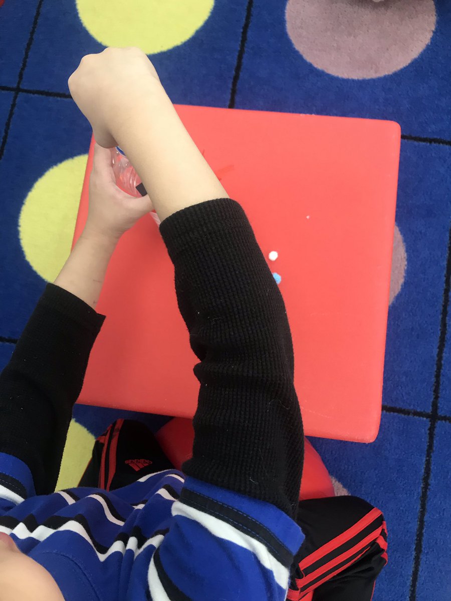 faustisprek's tweet photo. Do you wanna build a snowmaaannn? #finemotor #circletime #HTSDpride https://t.co/wHtr5G6FMA