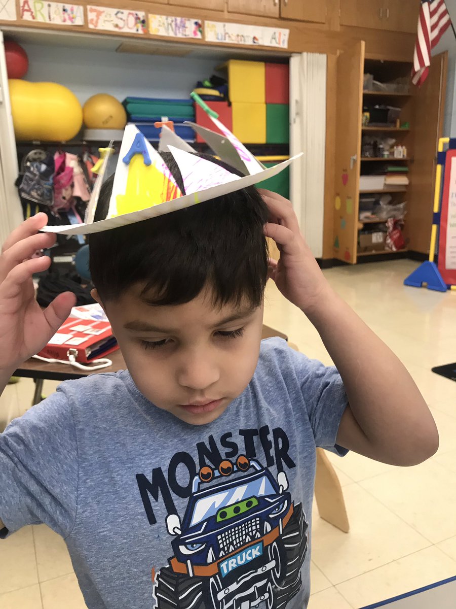 faustisprek's tweet photo. Cutting on a line, coloring, folding, peeling, &amp; sticking. We had so much fun in our OT group making crowns!!!  #preschool #HTSDdifferenceMakers #HTSDpride #OT https://t.co/XUiaSmKG1S