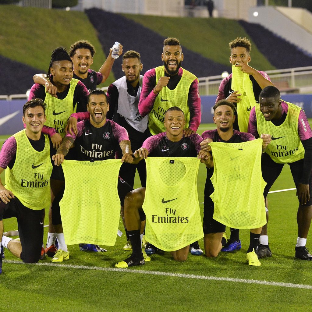Winning team 💛✔️.
•
•
•
PS: Par contre je sais pas ce que tu fais là hein @marquinhos_m5 🤔