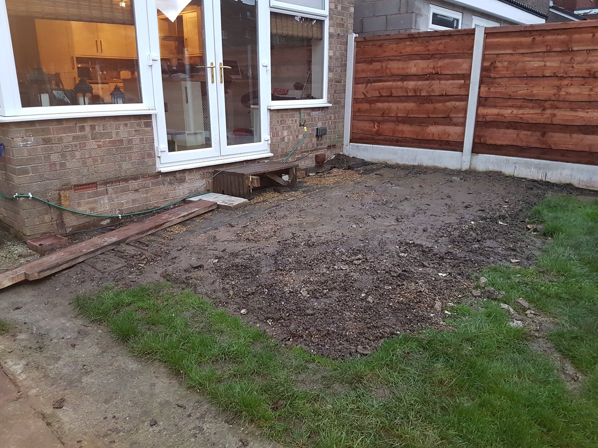 AdsDecking's tweet photo. Day 1
#Dukinfield #tamesideRT 
Framework in place ready for the composite decking 👌👌

Proud sponsor of @CurzonLFC 
Proud curry eater of @CravingCurries 😁 https://t.co/BAWkzBYRve