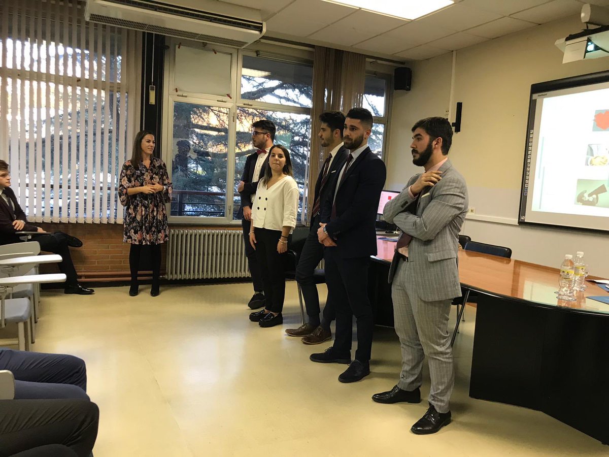 NataliaSJuan's tweet photo. Que lujo es venir a @C_S_H_G y que nos reciban con los brazos abiertos y con ganas de @MeliaCareers @MeliaHotelsInt  #MeliaGrads con testimonios de los alumnos! Maravillosa jornada y mañana más https://t.co/qW8Kv4s2oE