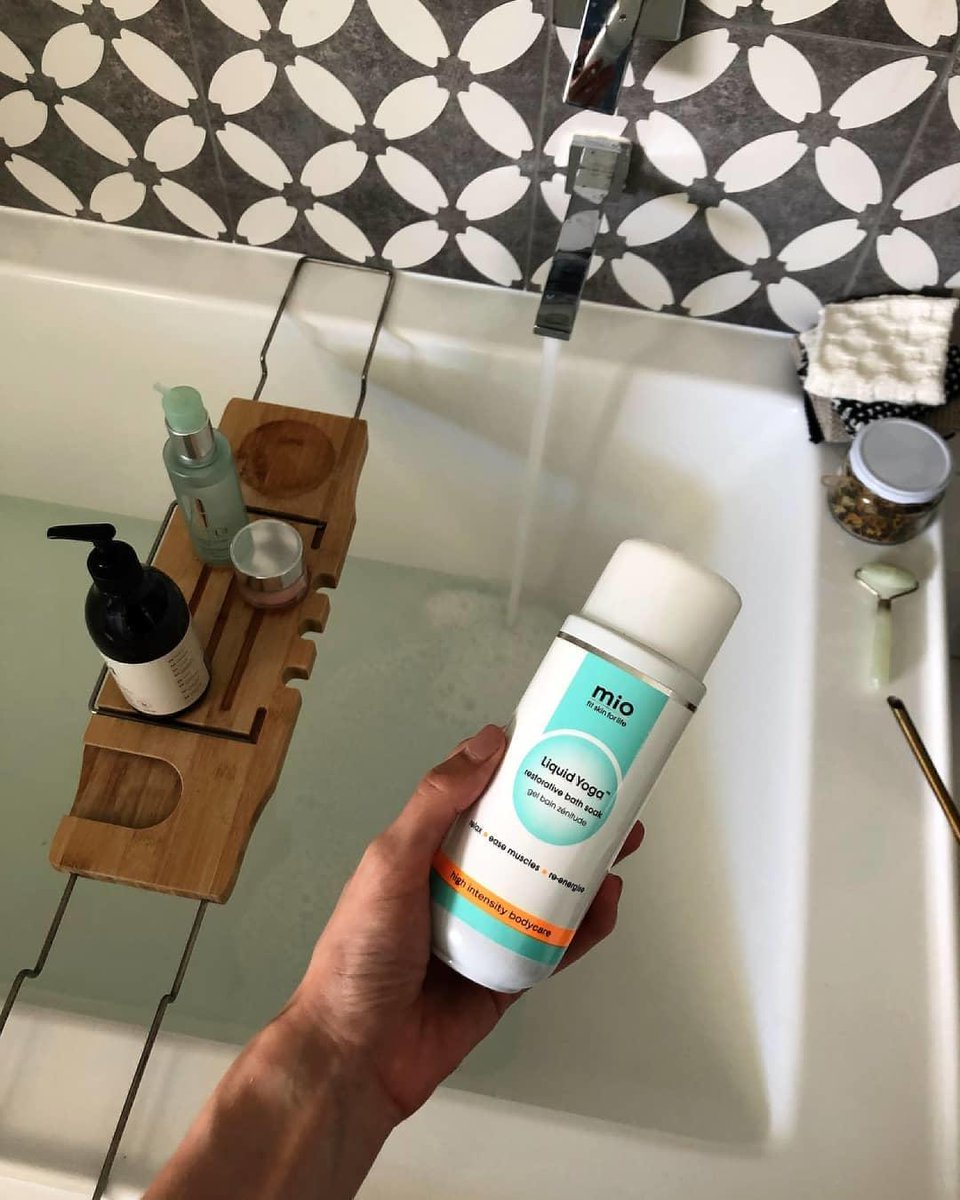 Make your Monday chill with yoga bottled up by <a href="/MioSkincare/">Mio Skincare</a> 📸 <a href="/WithGoodFace/">Aspectabund</a> 👉 hqhair.com/mio-skincare-l…