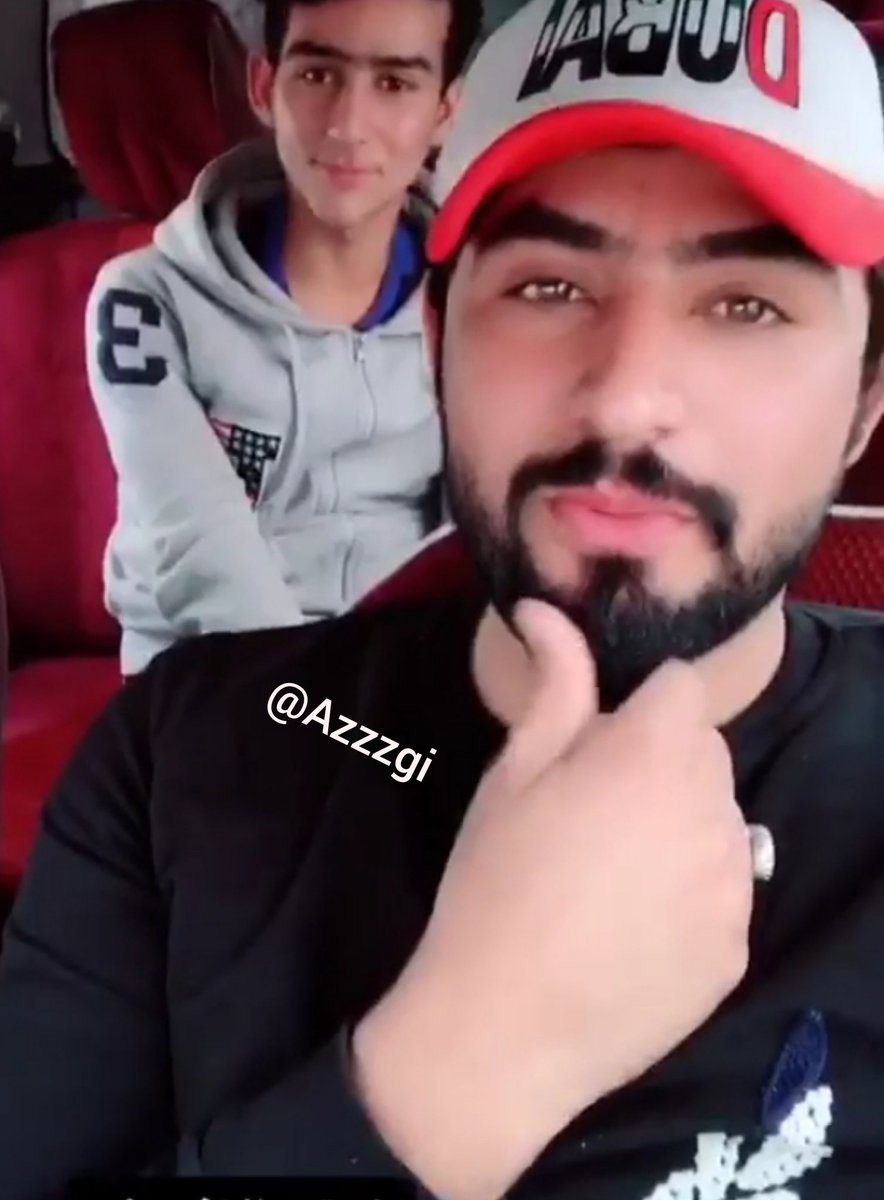 يا اخر الليل عطني بالوجع قسمي 
كثير مثلي يلاقي بالسهر حتفه 

يا اخر الليل انقش فالقمر اسمي        
يمكن عشيري يناظر للسما صدفه”