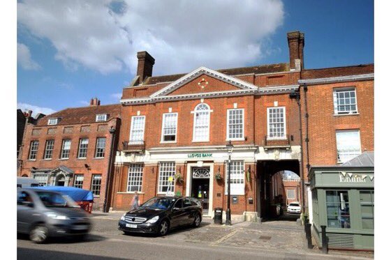 Completed today. Investment sale. Historic banking premises in the centre of Farnham. #retailinvestment #farnham #hurstwarne  #castlestreet