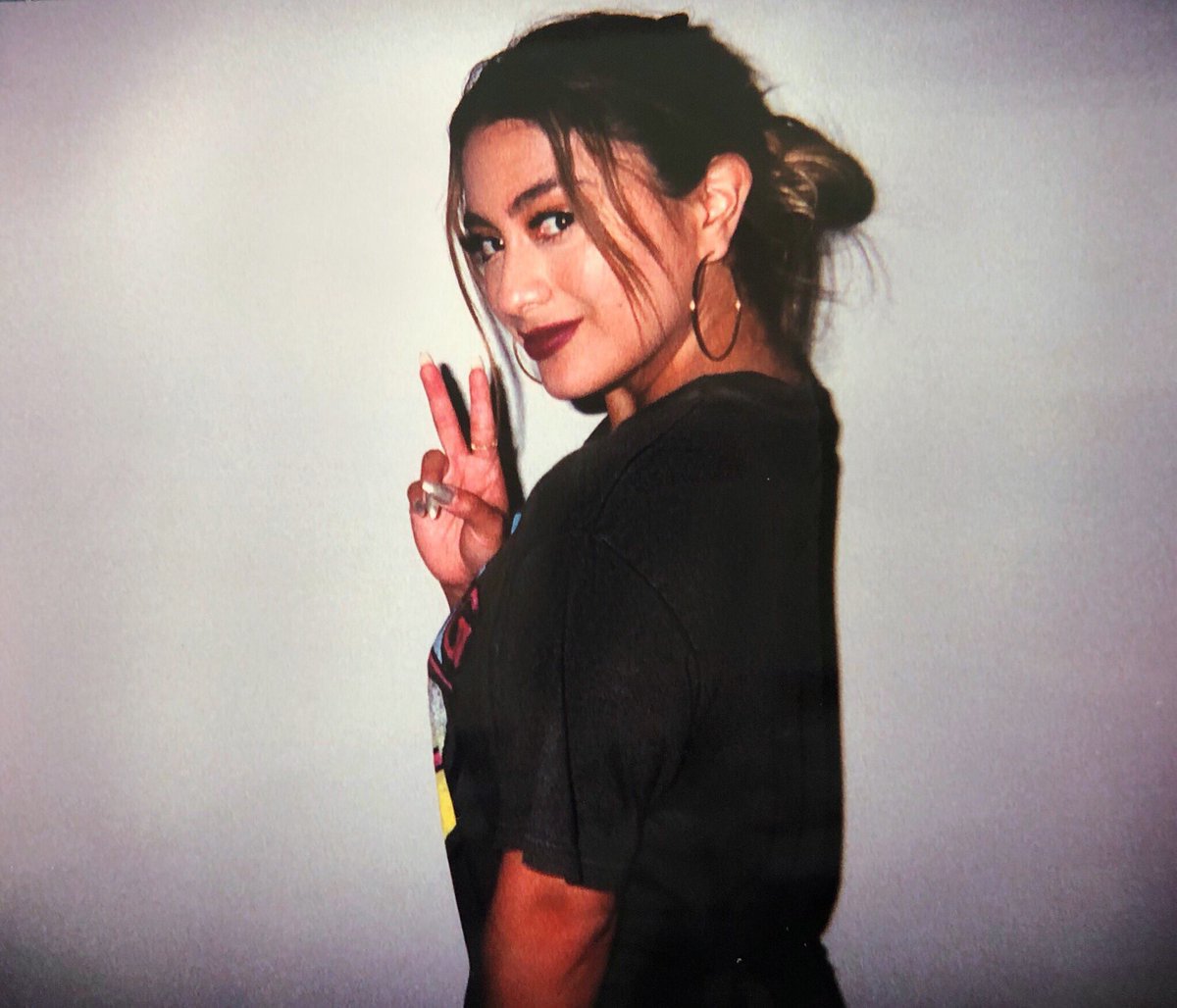 AtlanticRecords's tweet image. We see you voting #Allygiance! Let's keep it up to help @AllyBrooke take home Best Solo Breakout at the @iHeartRadio Music Awards!

Retweet + reply with the below hashtags: 
#BestSoloBreakout #iHeartAwards #AllyBrooke