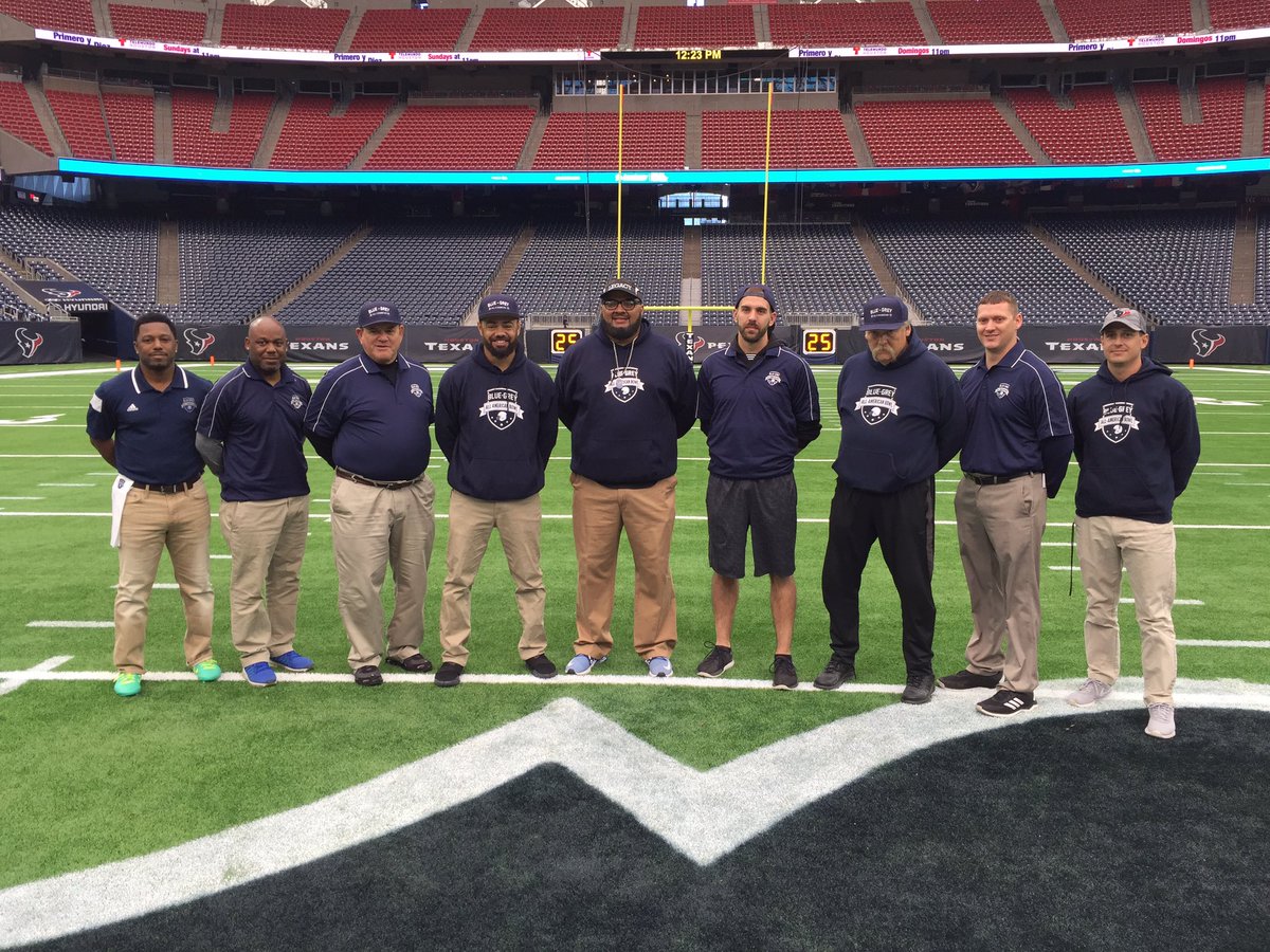 ClarkSports's tweet photo. Team 49 of the Blue Grey All American Bowl in Houston Texas https://t.co/1N7oFEzGmu