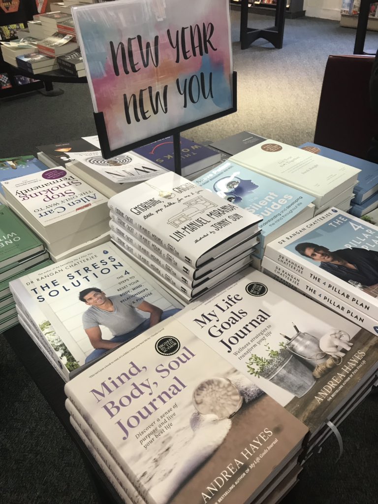 andreahayesie's tweet photo. Lovely window display & lots of signed copies of Mind Body Soul Journal and My Life Goals Journal In @Hodges_Figgis Thank you for the continued support. @Gill_Books #newbookalert #NewBeginnings #MBSJournal https://t.co/shpu01SXmM