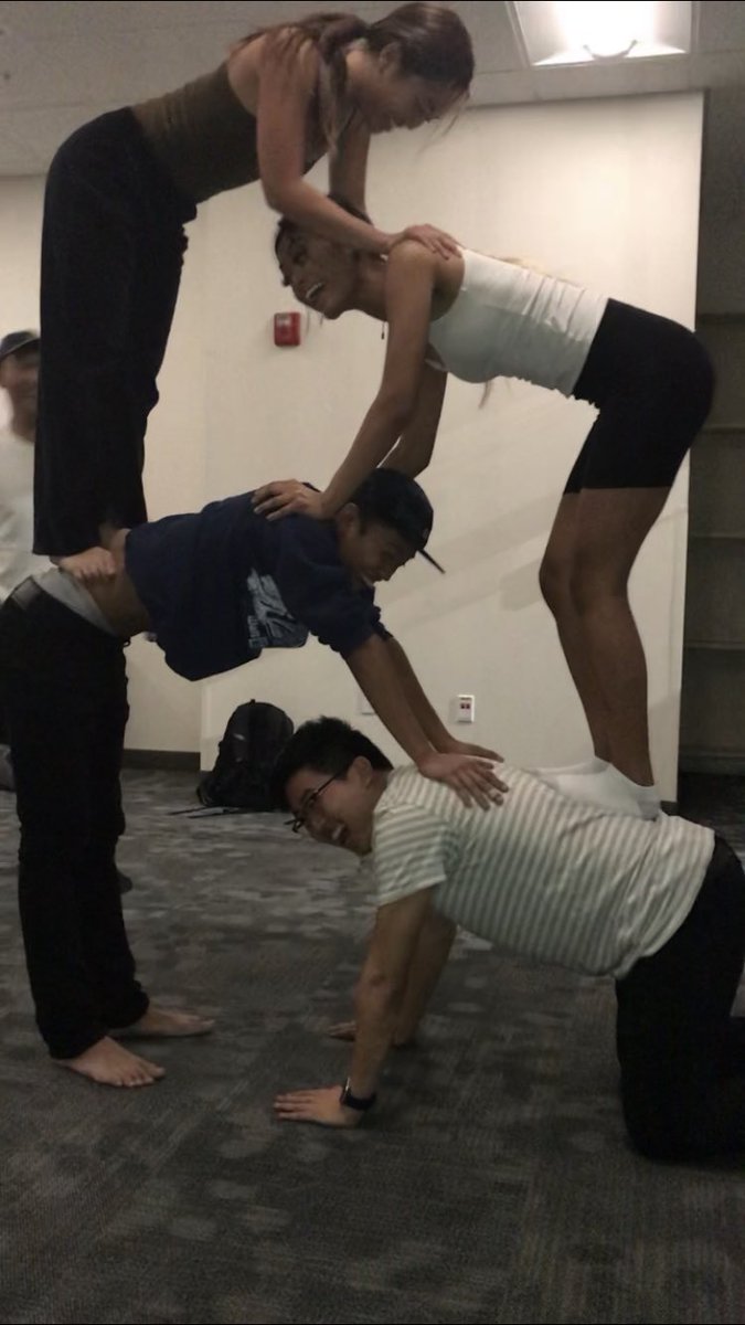 pshhgurlplease's tweet photo. who let us discover the yoga room... https://t.co/sMnO8iJApn