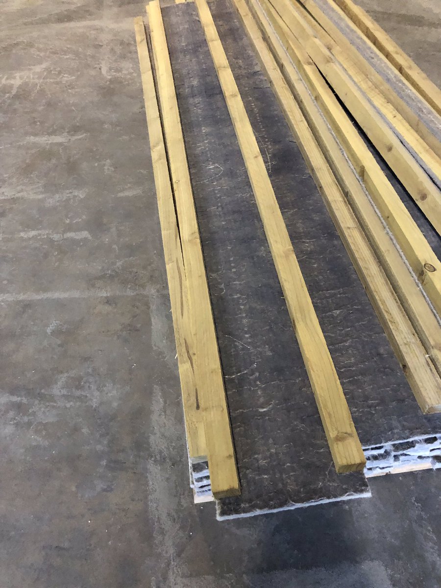 ef_insulation's tweet photo. Dublin bound - 40mm #EnviroStud
200 single & 12 double. The double is used for bending around tight corners or curves where joining thicker insulation hard to fit. This prevents any #thermalbridging at these difficult / critical junctions. https://t.co/fYyOv53t3x