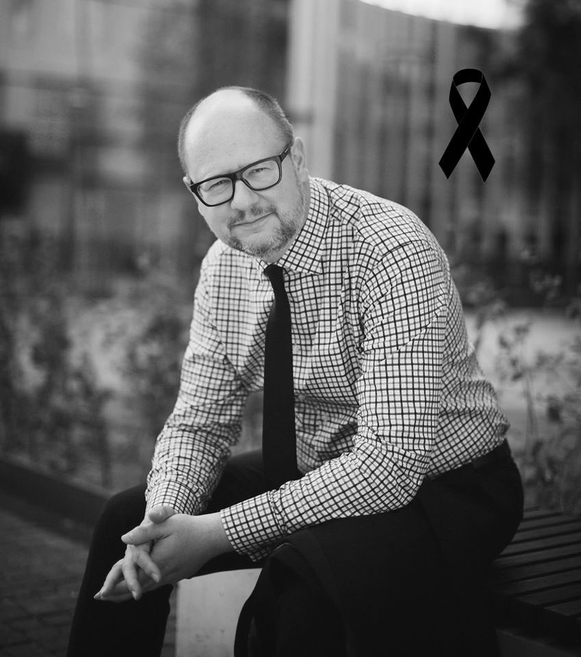 narkeviciute's tweet photo. R.I.P. Paweł. @AdamowiczPawel https://t.co/pD7F1HH7PH