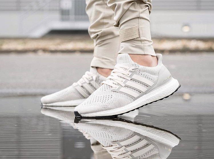 Cereza Usando una computadora cinta The Sole Restocks on Twitter: "adidas Ultra Boost 1.0 Cream. Some sizes at  SVD Link &gt; https://t.co/2eAAsHp64c https://t.co/aEovY6h9ab" / Twitter