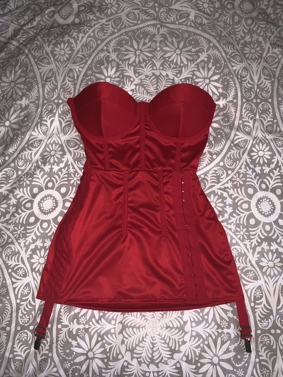 AidenPrettii's tweet photo. Literally OBSESSED w this custom gem for a v beautiful lady! She clearly has good taste, and I’m just blown away by the end results. I want to wear me more than I actually do. 

#RT #Ootd #Fashion #Custom #CustomDress #RedDress #FinDomFashion #FinDomStyle #WearMe #AidenPrettii https://t.co/LNl54vR9X1