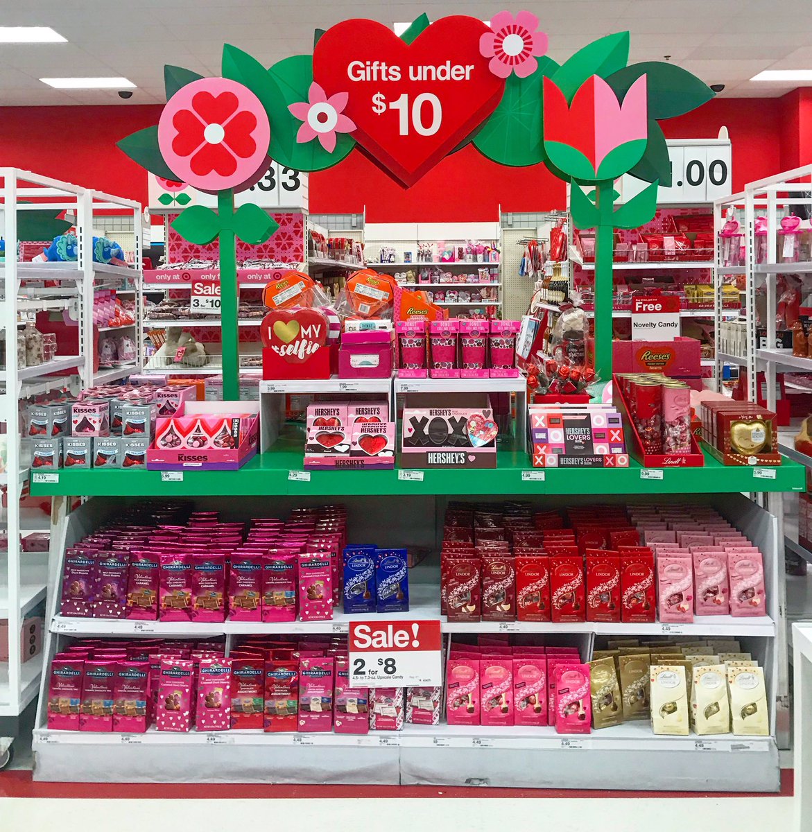 LMVLblog's tweet image. Valentine’s has hit the stores! Who else is excited for more chocolates 😍 @target 🙋🏽‍♀️#targetmon #momlife