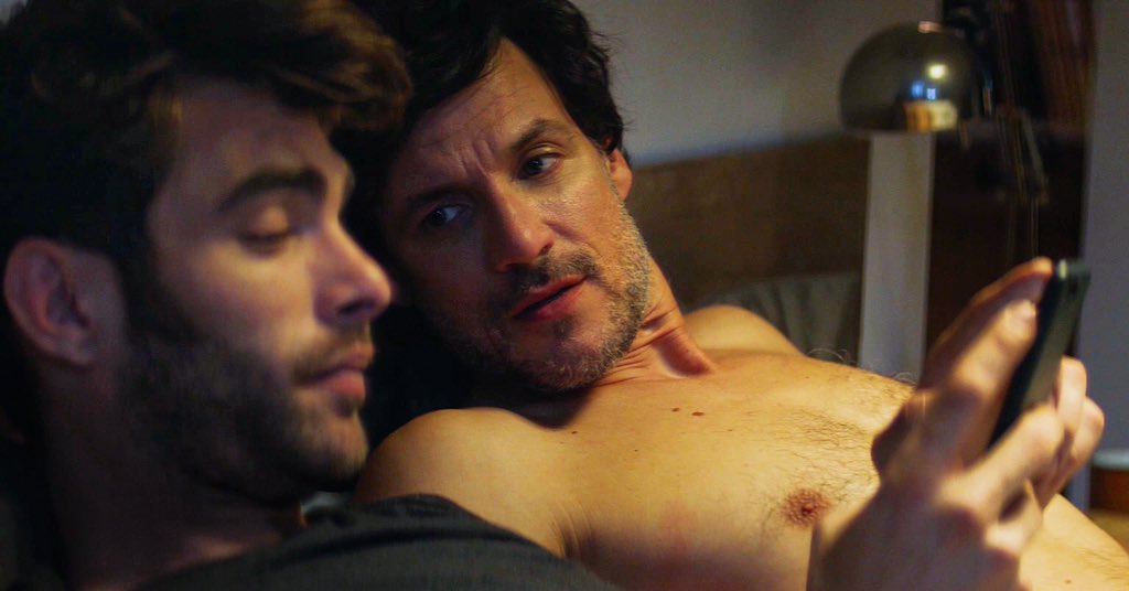 TotemProd's tweet photo. Nuestro nuevo #cortometraje #ElDestello, dirigido por @Xavier_Miralles, empieza su distribución y ya tenemos los primeros #fotogramas de esta historia protagonizada por @DanielGrao7 y @jonkortajarena.
♥️🎬😊
#Shortfilm #ElDestello #DanielGrao #JonKortajarena #love https://t.co/bCPr2lvVlu