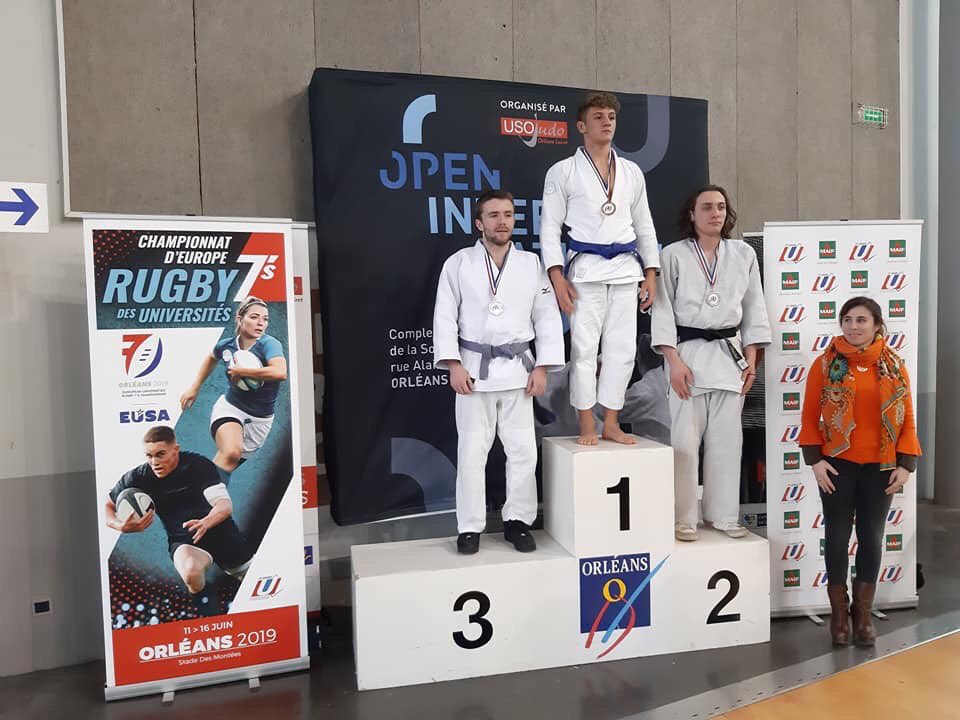 LigueCVLSport's tweet photo. Podium Ne Waza 2019.
- 77 kgs Masculin : 1er Youness BENNOUALI Staps Université de Nantes, 2ème Florian CLEDAT ASU Limoges, 3ème Stanislas FLEURANCE Ensta Bretagne en présence de Mme Nadège COUCAUD,membre du Comité Directeur de la FFJDA.
- 55 kgs Féminine : 1ère Estelle GASPARD https://t.co/NIpRJqrm77