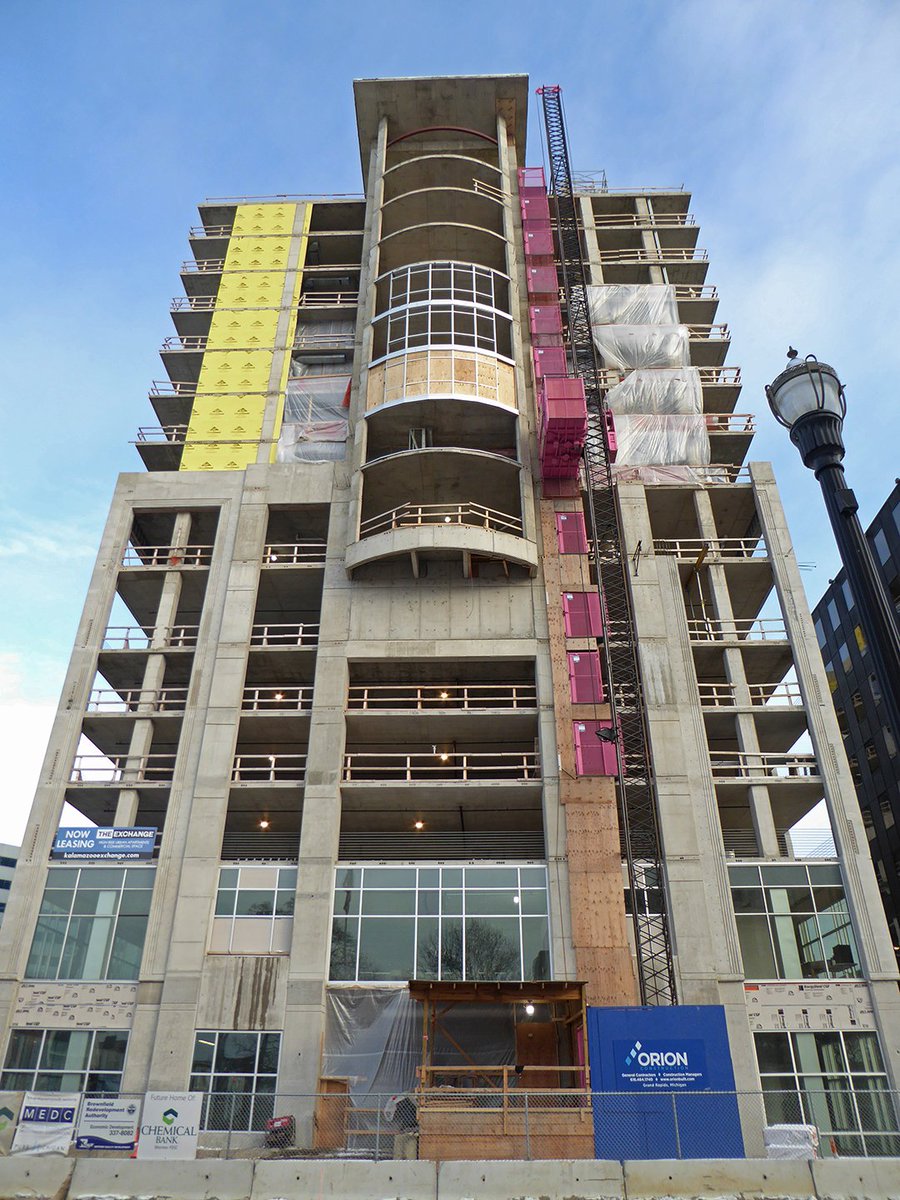 ByceAssociates's tweet photo. The Exchange building in Downtown Kalamazoo is showing great progress as we begin the New Year. Take a look at some of the latest construction updates! #ByceAssociates #InnovativePracticalSolutions #Architecture #Engineering #InteriorDesign https://t.co/DF7fQKJXAV