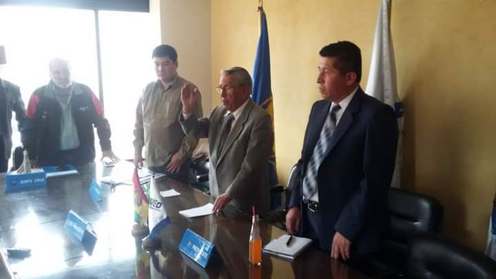 deportetotal_bo's tweet photo. #Automovilismo
El potosino Orlando Careaga Alurralde, flamante presidente de la #FEBAD. Tomo posesión del nuevo cargo del automovilismo boliviano. https://t.co/NAdU8oHgKv