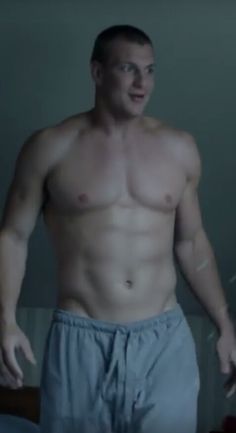 OMG.BLOG on Twitter: "OMG, he’s naked: Rob Gronkowski flashes reporters