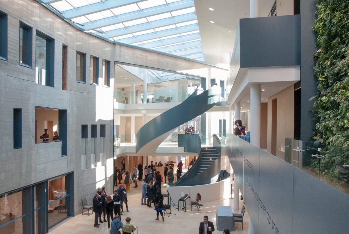 DiamondSchmitt's tweet photo. The expansion and renewal @holyblossom is the subject of this 6-min video filmed during an open house of the new space last month. A light-filled atrium, living wall and helical stair are among the design features.
https://t.co/a0Esf6M0vD https://t.co/SleOMrARg6