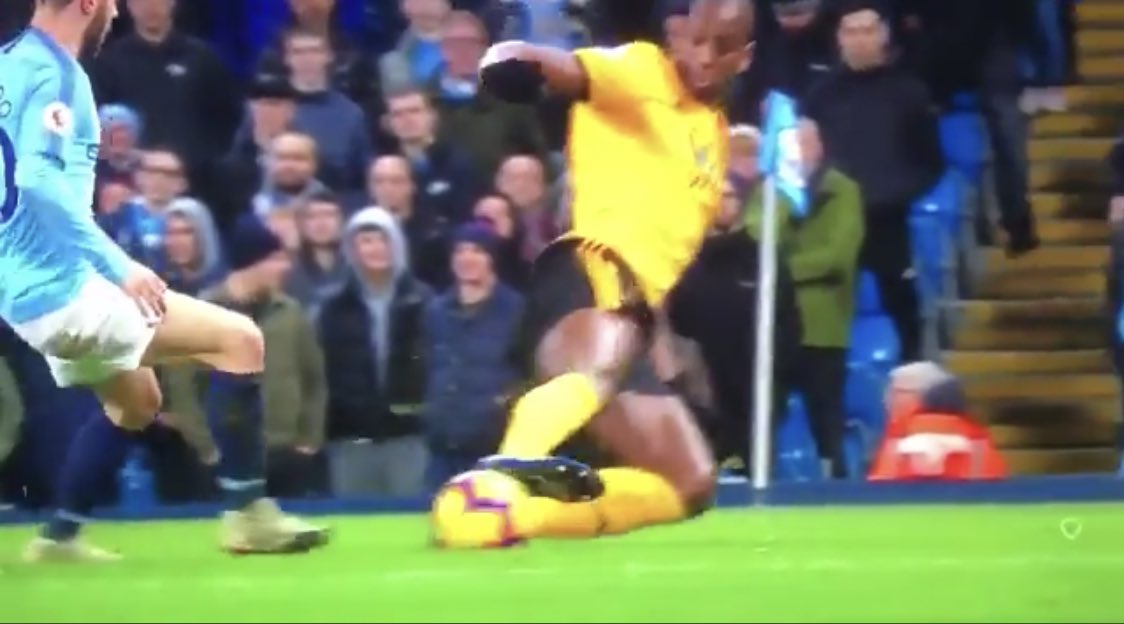 Both identical tackles, one was a red and the other was a yellow. 🤷🏻♂️