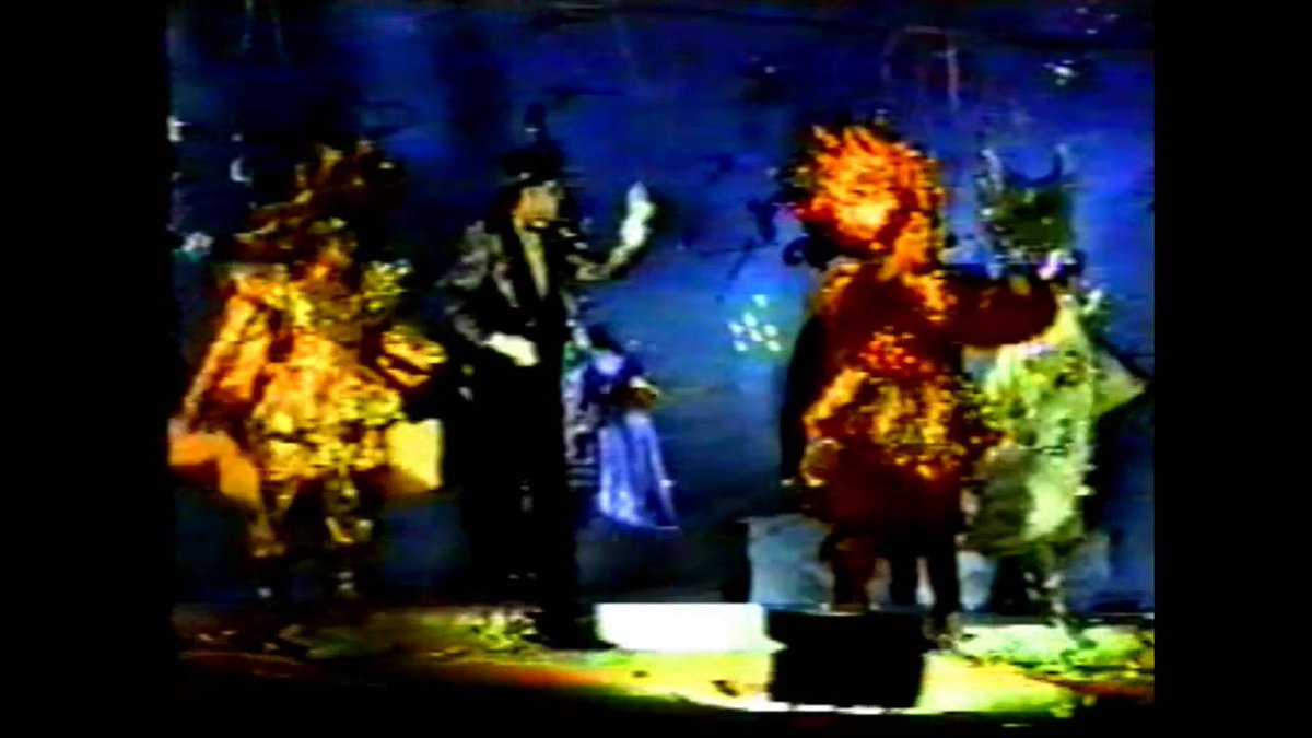 andresparedessj's tweet image. #Murga #Murgón @LSaltimbanquis Ritmo sabroso!!! A gozar!!!
Saludo y Popurrí 1989.

youtu.be/eL1qyWevjBc