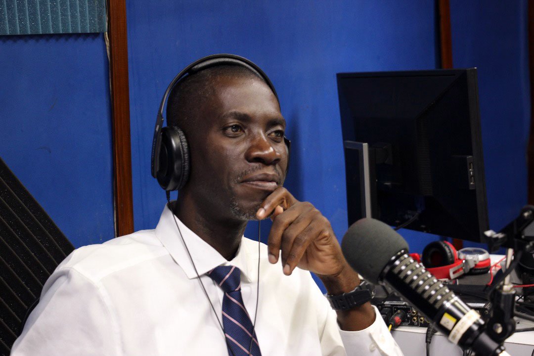 egsnHT's tweet photo. Le Secrétaire Exécutif des États Généraux Sectoriels de la Nation (EGSN), le Dr Louis Naud Pierre, à l'émission Affaires publiques, Radio Nationale d'Haïti, dimanche 13 janvier 2018, 9h00-10h00, pour faire le point sur l'état d'avancement des travaux des EGSN #Haiti #EGSNHT https://t.co/Li1TZpMaMq