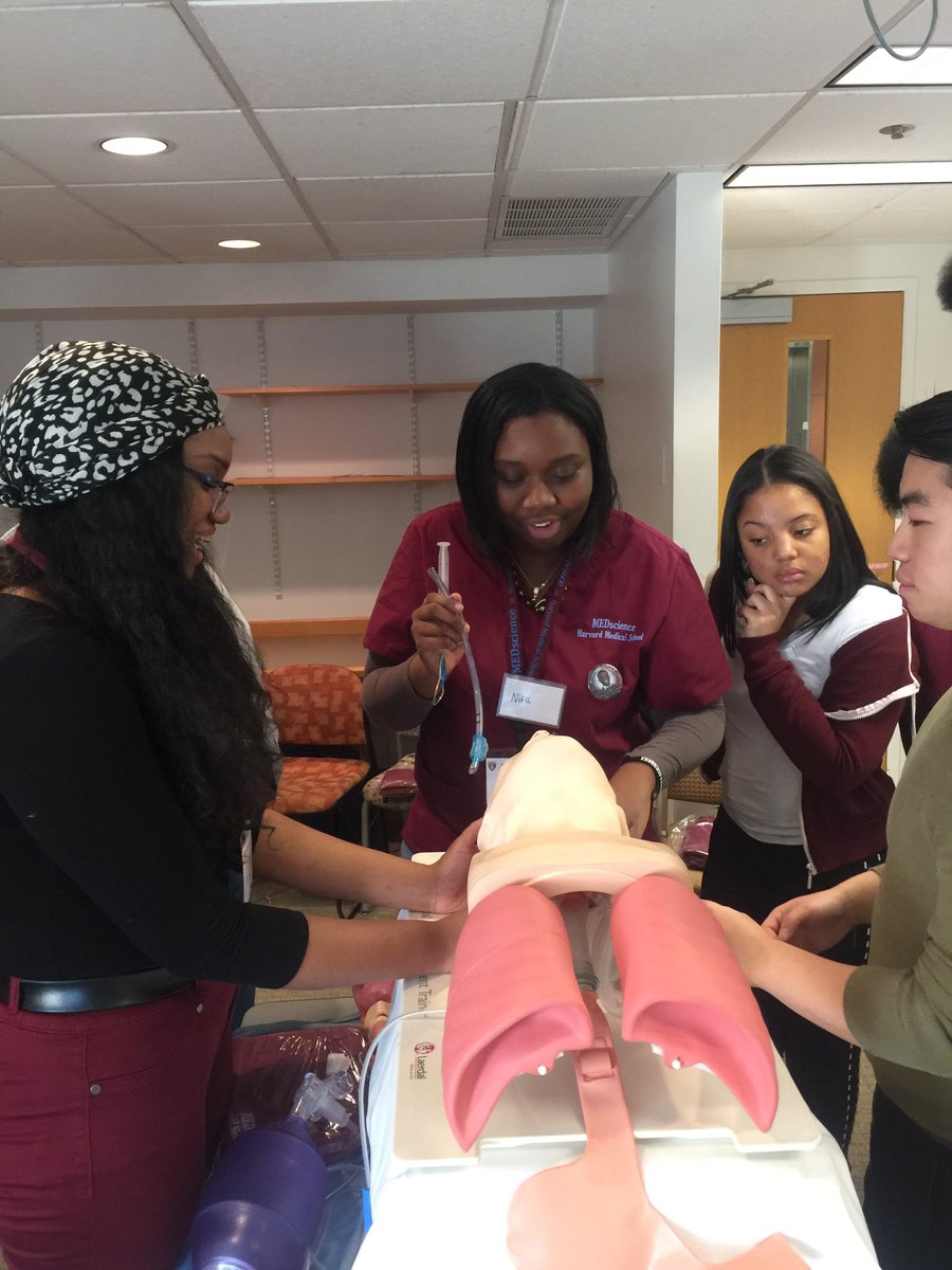 bostondayandeve's tweet photo. Practicing intubating the patient! @HMS_MEDscience #bdearocks #handsonlearning #experientiallearning #medicine https://t.co/45jM30Gtgi