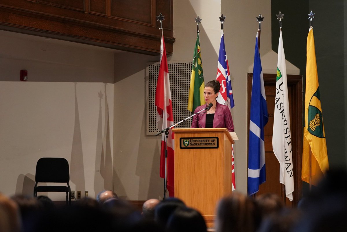 CSIP_JSGS's tweet photo. “We need women’s smarts, their passion, and their desire to build better research in Canada,” says @KirstyDuncanMP #STEM #WomenInStem #WomenInScience #CSIP_JSGS #Usask #JSGSPP https://t.co/EtqZCrobNQ