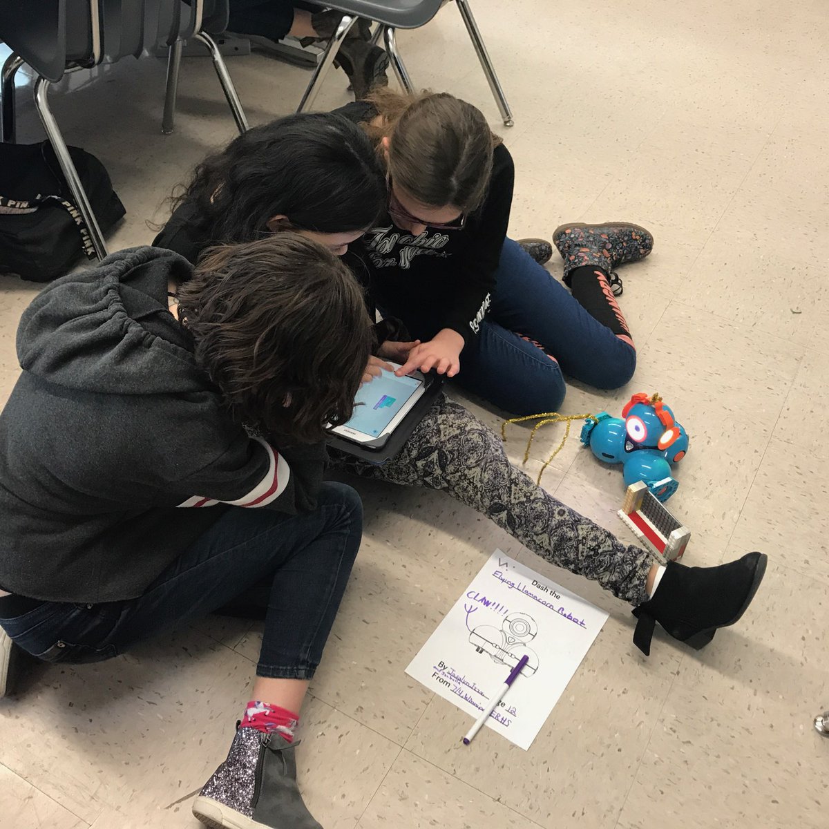ERHS1947's tweet image. Our Grade 7 Design classes are welcoming @learningcode to their classes this week! #canadalearningcode
