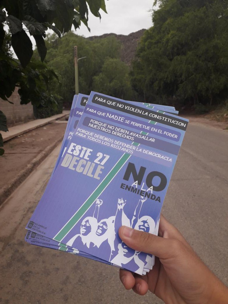 nicoo_brizuela's tweet photo. Estamos en #Anguinan donde los vecinos se suman a la voz de decirle #NoALaReforma.
La Constitución no se toca!!

@JulioMartinezLR @ines_byd @ggarodriguez @ClaudinaRodrig @CambiemosLaR @CAMBIEMOSOfici1 @AraucoCambia @fuerzacivicalr https://t.co/EaWBadkarc