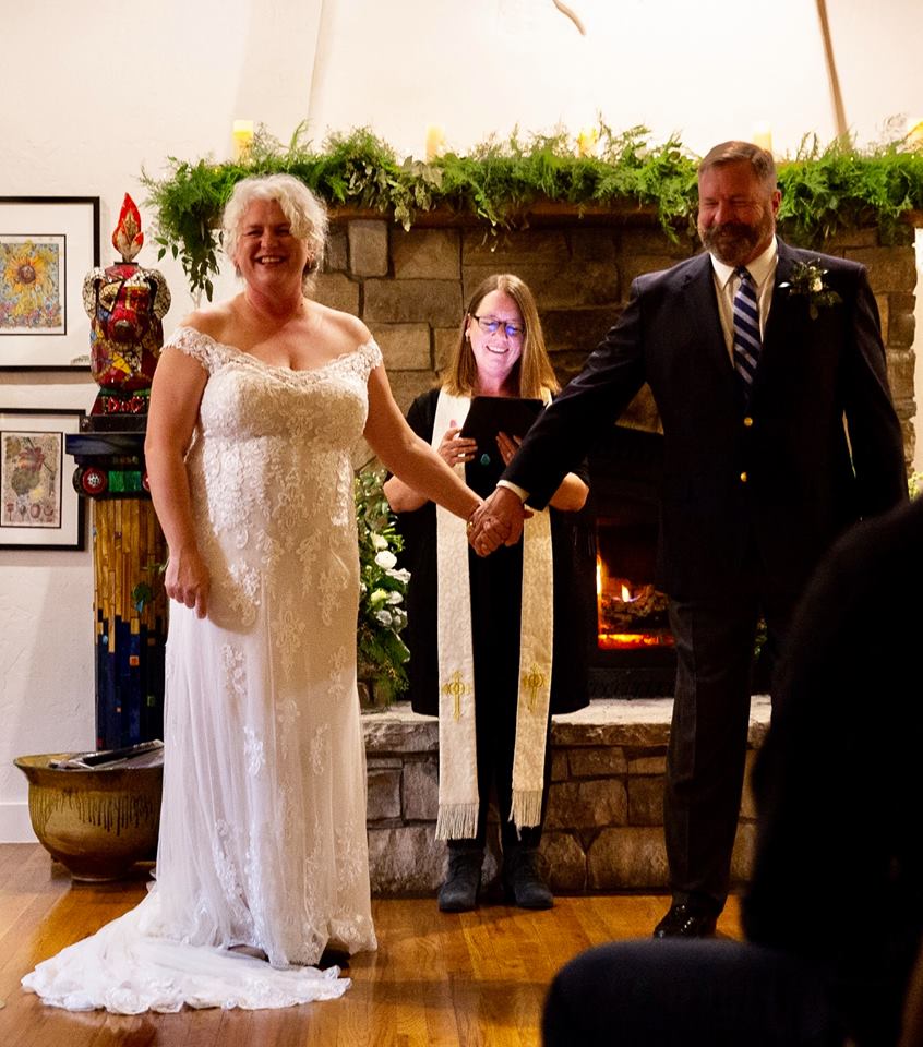 FetchMD's tweet image. Big congrats going out to our San Antonio provider, Lisa Veale on her recent marriage! You looked stunning and we're so happy for you. Welcome to the family, Steve!
#fetchmd #austin #sanantonio