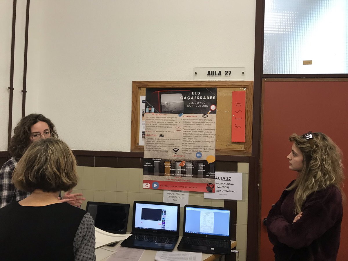 complementsUV's tweet image. El grup @llirisentrecard ha presentat el seu projecte “Caçaerrades” sobre errades en la llengua oral i escrita, a la classe de @complementsUV del màster de @ProfSecunUV de la @UV_EG 
#vídeo #notícia #errades #gramàtica #normativa 
Més informació al Google Sites de @complementsUV