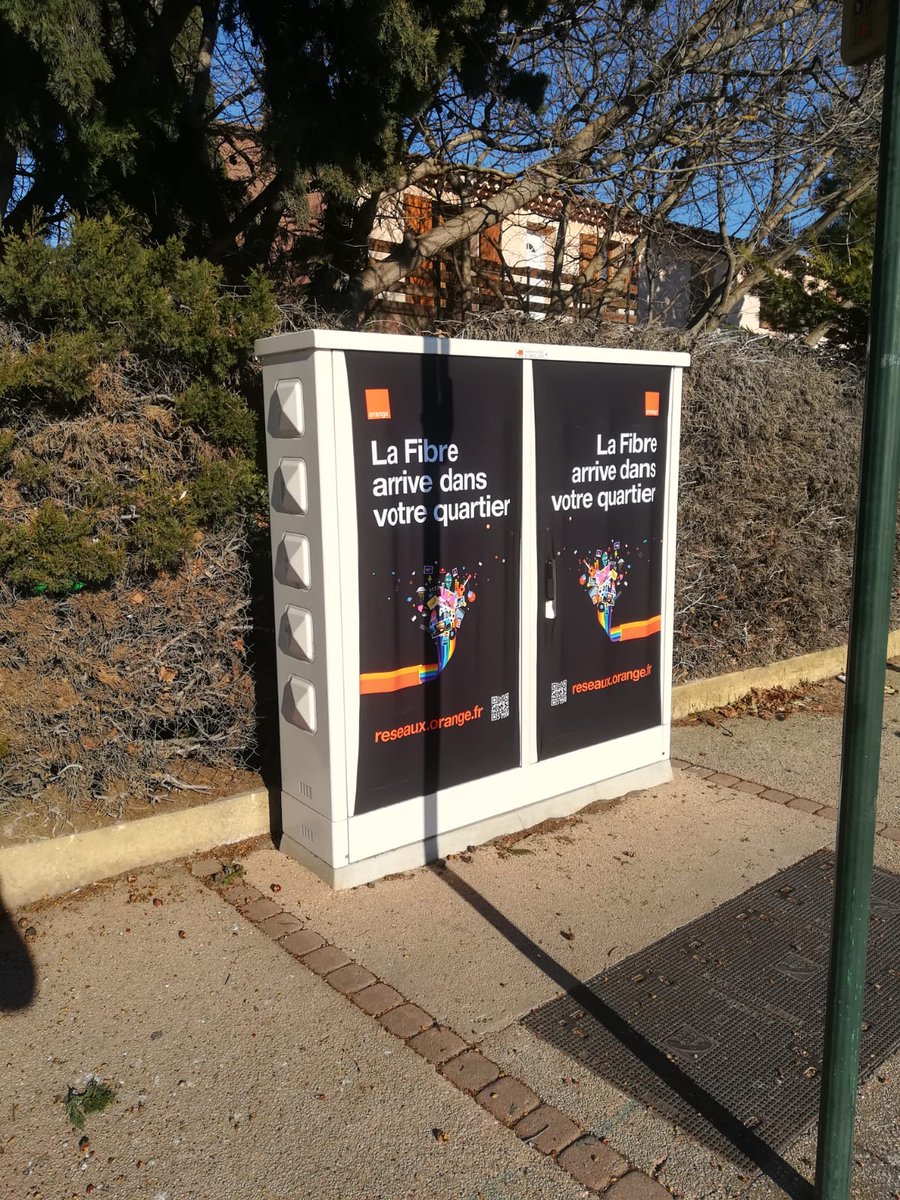 SmailOutahar's tweet photo. Réunion Publique #Fibre Optique #FTTH @Orange à Vedène en présence de + de 150 habitants du #QuartierduGolf ! Merci à M. Le Maire Joël Guin https://t.co/og6Yqiv01r