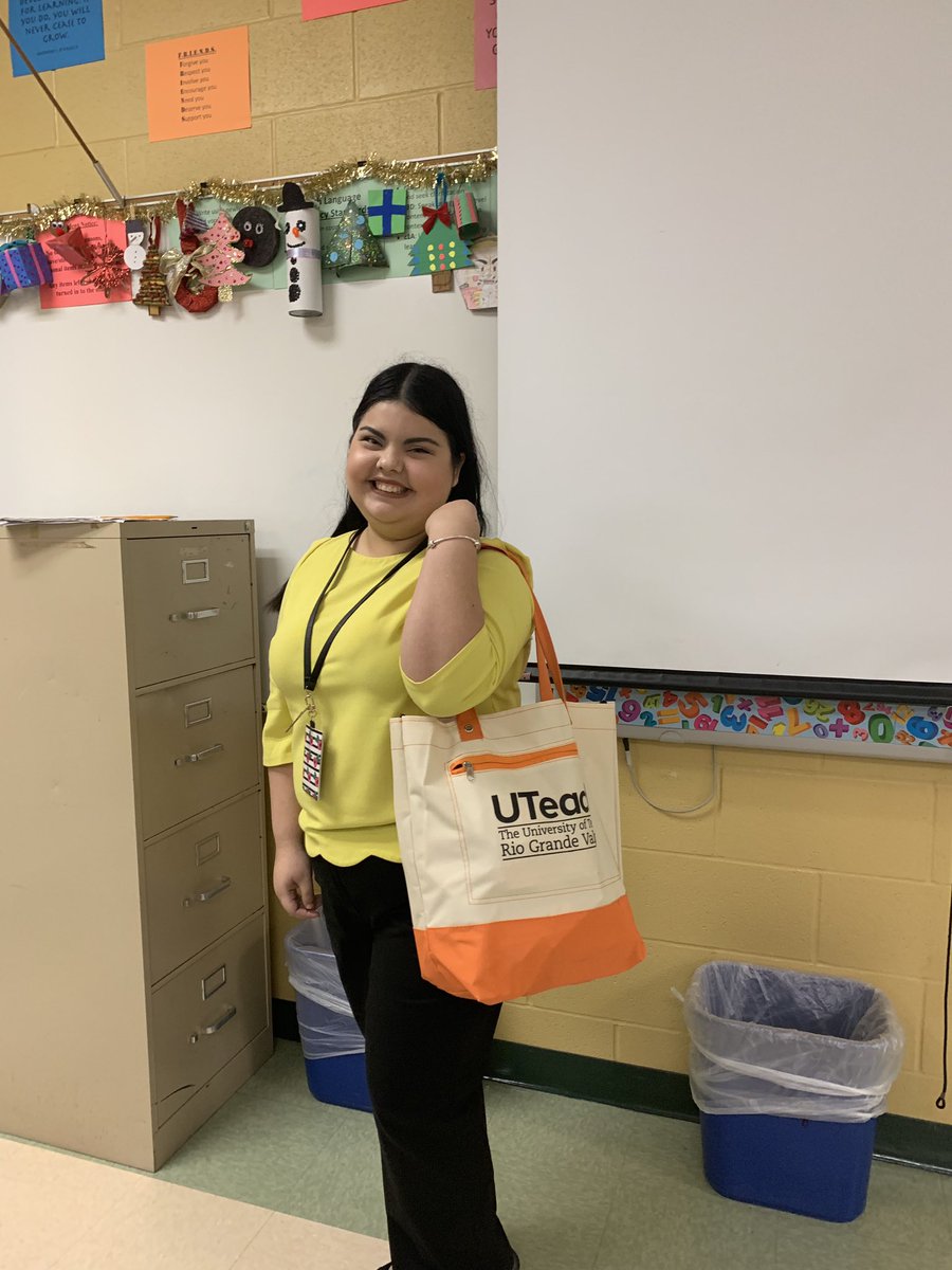 Groves01Groves's tweet image. December #UTeachRGV grads already teaching!  #UTRGV #UTeach