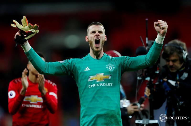 David De Gea pulled off series of saves to help deliver Ole Gunnar Solskjaer’s sixth straight win and Liverpool worked hard for their win at Brighton & Hove Albion. We outline the weekend highlights from the Premier League https://reut.rs/2Fxajba