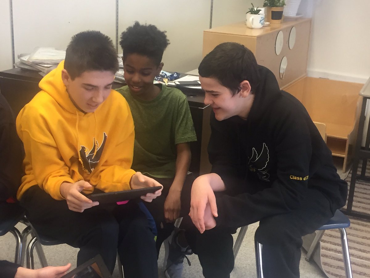 jstewiestewie's tweet image. 👍🏻day St Angela Ss Retreat! AppSmashing digital media to share positive messages & letting our light shine #RCSDtech
