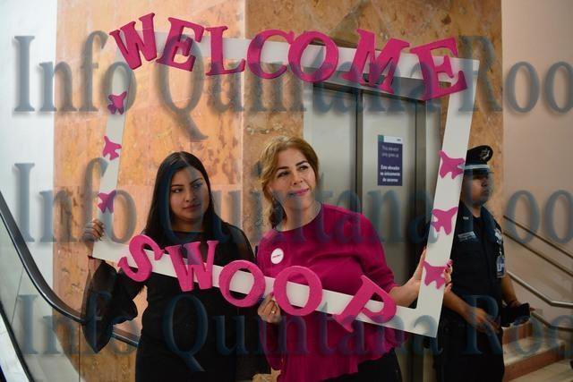 infoqroomex's tweet image. #Cancun 
Vuelo inaugural de aerolínea canadiense #FlySwoop
@FlySwoop  #TimetoCancun
goo.gl/TeRTGk