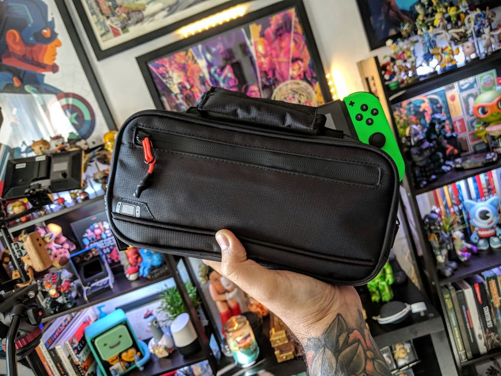 bionik commuter bag for nintendo switch
