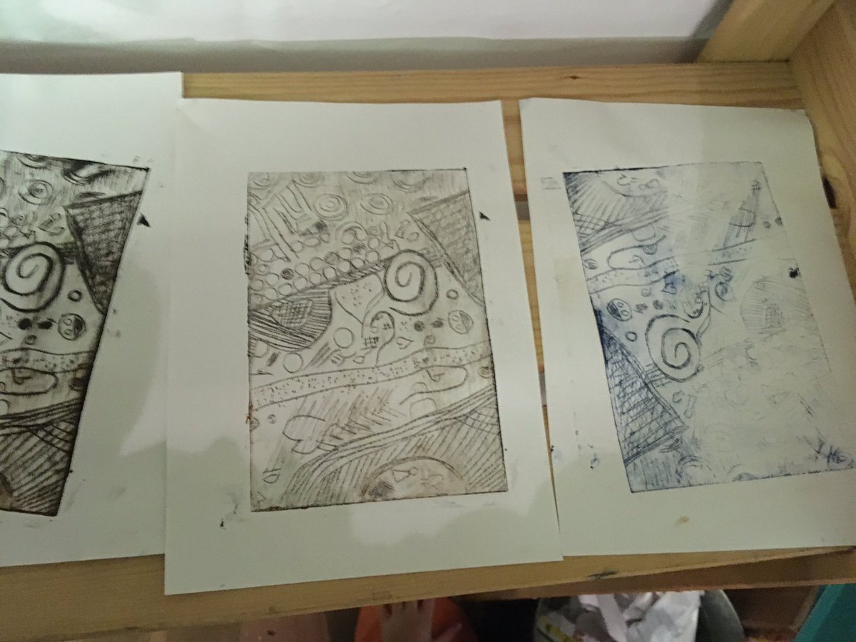 artpocketuk's tweet image. #MondayMayhem with #minipockets #drawing #beastly #selfies and #smartpockets #printmaking #MakeThinkDo