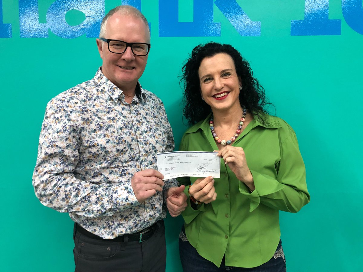 VanFoodBank's tweet photo. Scott Hannah from @CrdtCounselSoc popped in to drop off a donation of funds raised by the CCS employees last year. Thanks to engaged employees and organizations like Scott's we are able to purchase much needed nutritious food for the folks that need a bit of help right now. https://t.co/Ld2S0Rbkcm