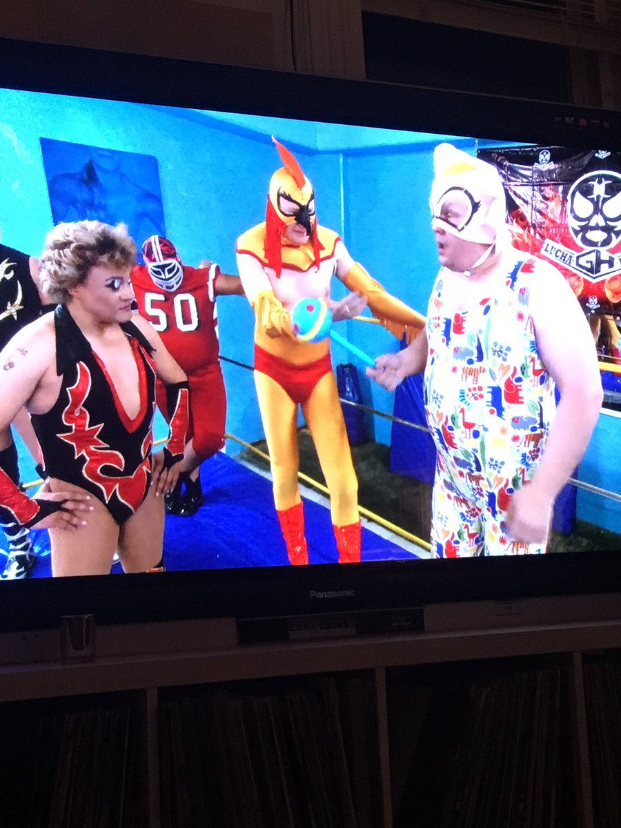 AmyPaints's tweet image. Watching @TeamCoco on Netflix. I forgot how funny the whole show is. #zomg