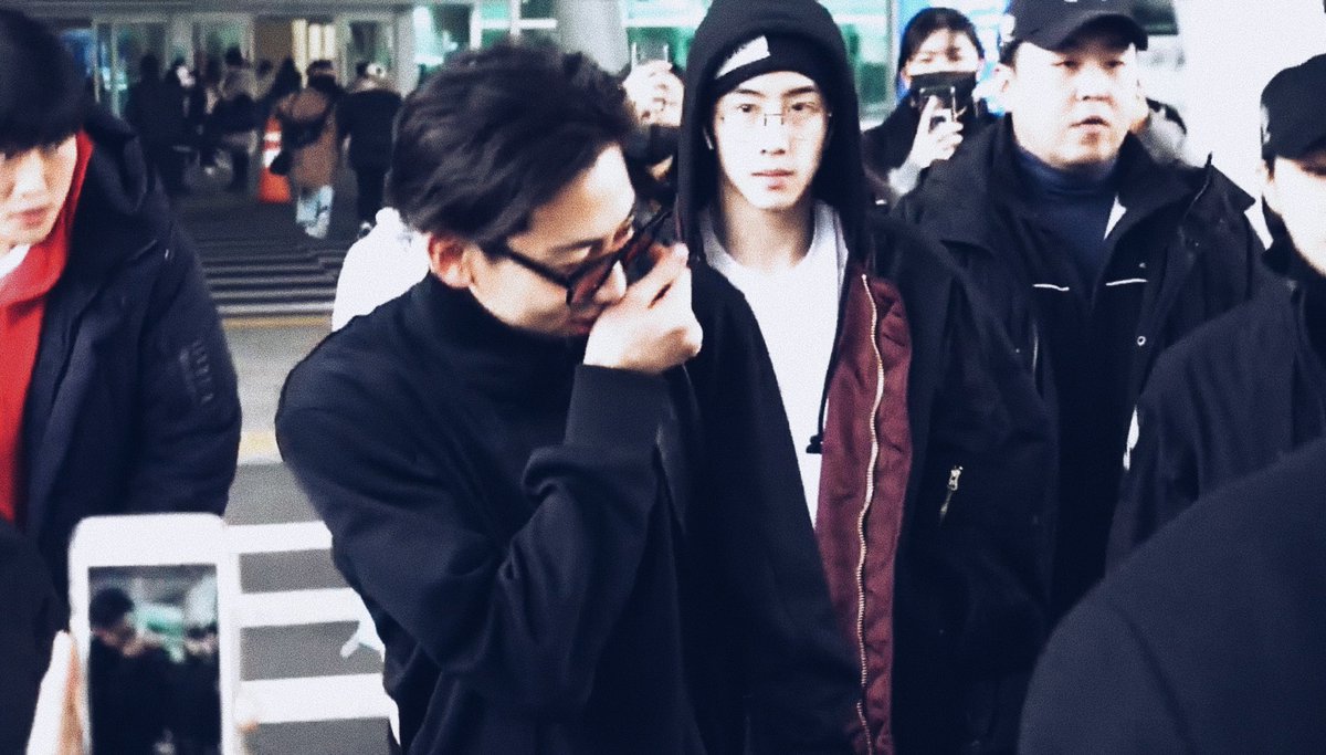 myps_markbam's tweet photo. บ: ม้าคเป็นไรอะ ทำไมวันนี้ไม่พูดไรกับแบมเลส
ม: ...
บ: ม้าคค้าบบบ เป็นไรง่าา
ม: ก็เมื่อวานแบมทำไรไว้หละ อย่าคิดว่าพี่ไม่เห็นนะ ที่ส่งมินิฮาร์ตให้ตากล้องนักข่าวอะ เดี๋ยวนี้เอาใหญ่ละนะ !@#$%^&amp;*( 
บ: ((ไม่น่าให้พูดเลยแม่ 😥))

ก็ลุงเค้าหึงอะลูกก ก็หนูน่ารักไงง 
#MarkBam https://t.co/J0RHImalto