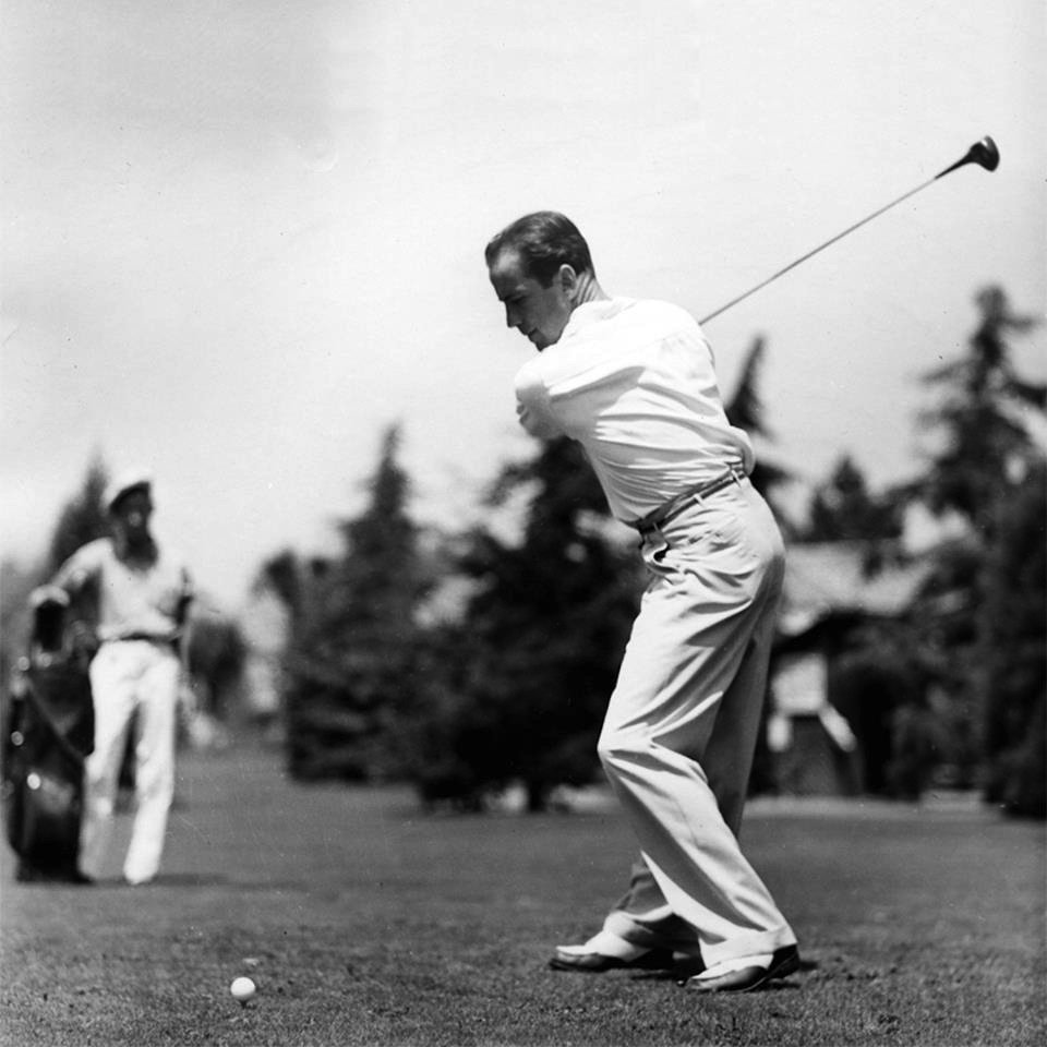 Humphrey Bogart was a scratch golfer. He often watched the pros play, which  @GolfDigest described thusly: "Bogie was a frequent spectator, watching from under a tree by the 12th green, wearing a trench coat and a fedora, quaffing bourbon from a thermos."