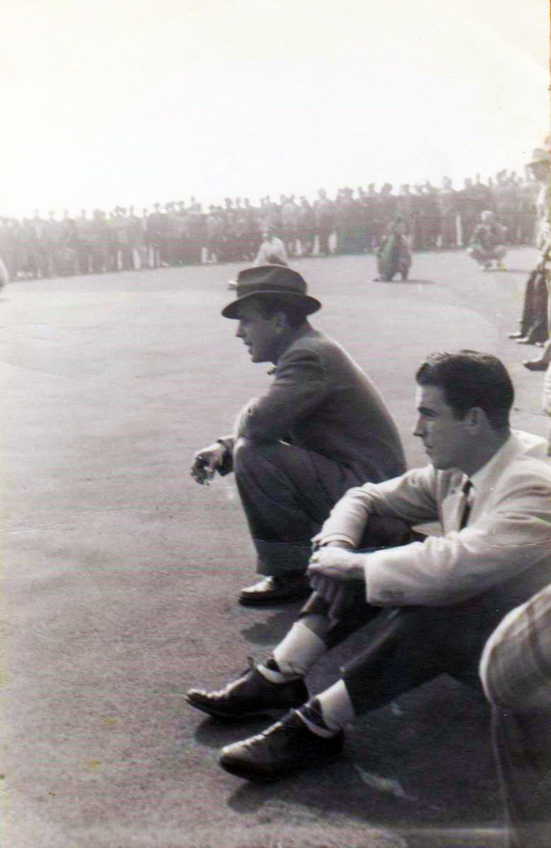 Humphrey Bogart was a scratch golfer. He often watched the pros play, which  @GolfDigest described thusly: "Bogie was a frequent spectator, watching from under a tree by the 12th green, wearing a trench coat and a fedora, quaffing bourbon from a thermos."