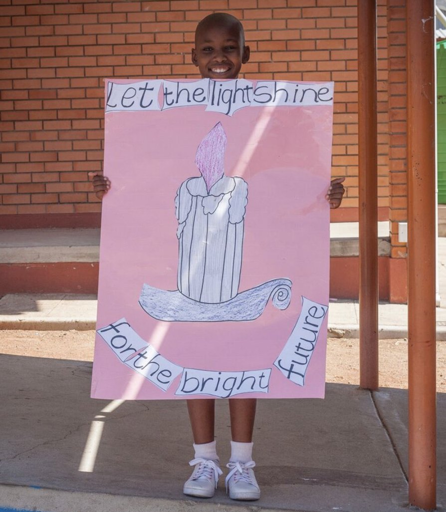There are no libraries without books. #LiteracyHeroes be sure to sign up to start your own book drive today and help us building a library in Botswana. The recruitment deadline is two days away! ow.ly/9DIP30njlw6