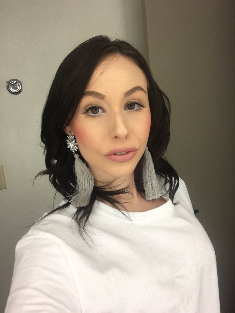 Markidoll's tweet photo. #nofilter needed when you take care of your skin 💯💋💄👸🏻#skincare https://t.co/bu69EGS2bG