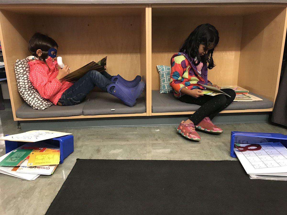 MissKimsKinders's tweet image. Avid Readers...in action. Look at readers reading a lot and these readers got to check out a cozy new spot. #AvidReaders #KeepBooksCloseBy #CanNotStop @lasdk8 @OakPrincipal @MissDugansKs @TCRWP