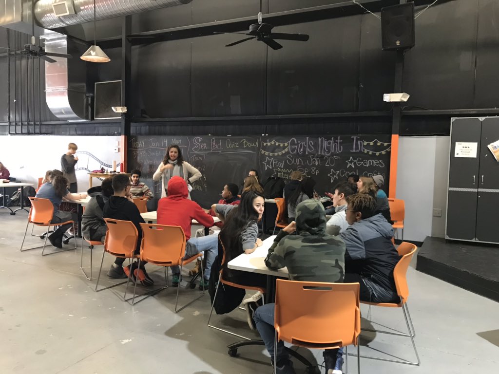 EdgeTeenCenter's tweet photo. What % of American HS students are having Sex? 
This is a type of question that was asked during our Sex Ed. Quiz Bowl @maxfreedominc.  Today was Day 1 in a 3 day series to discuss w/ teens about Healthy Vs. Unhealthy Relationships! 
#empoweringteens
#givethemthefacts
#edgeteens https://t.co/C4pSAo0cFP