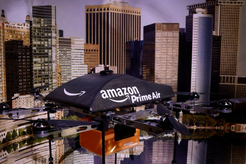 U.S. proposes to allow drone operation at night, over people reut.rs/2TOSatc
