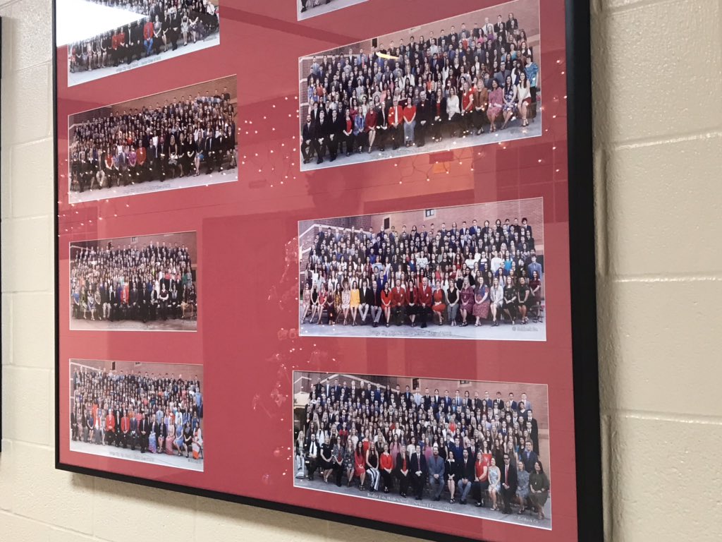 BridgeCityHS's tweet photo. Well it’s official - the Class of 2019 has taken their place on the “wall” 😎 Tuesday 1/15 Yearbook Cap &amp; Gown photos - please see Barbara’s Photography info for details... your time is posted - one step closer to May 24👩🏻‍🎓👨🏼‍🎓 https://t.co/cvrWzfJtTU